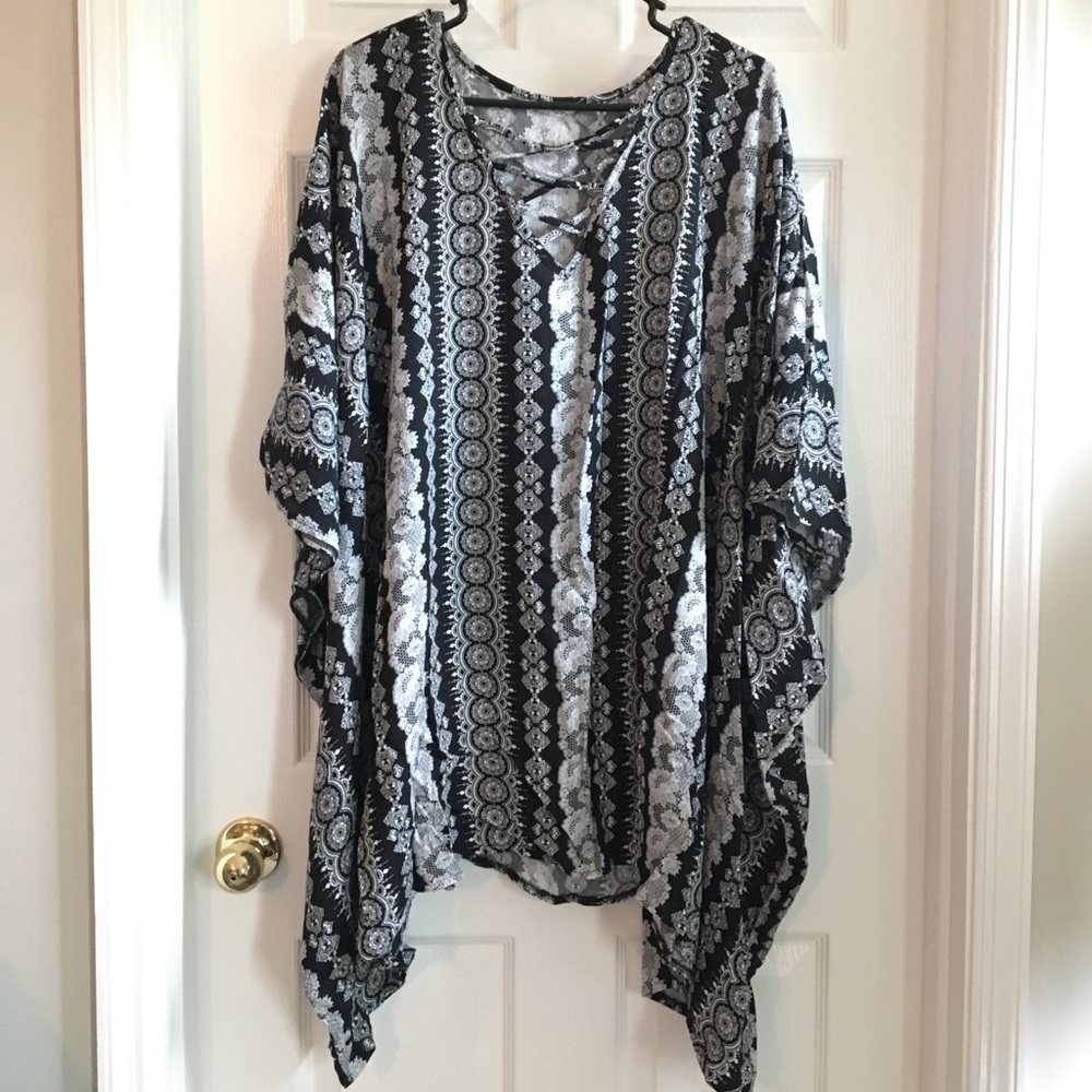 Black and White Poncho/Swimsuit Cover